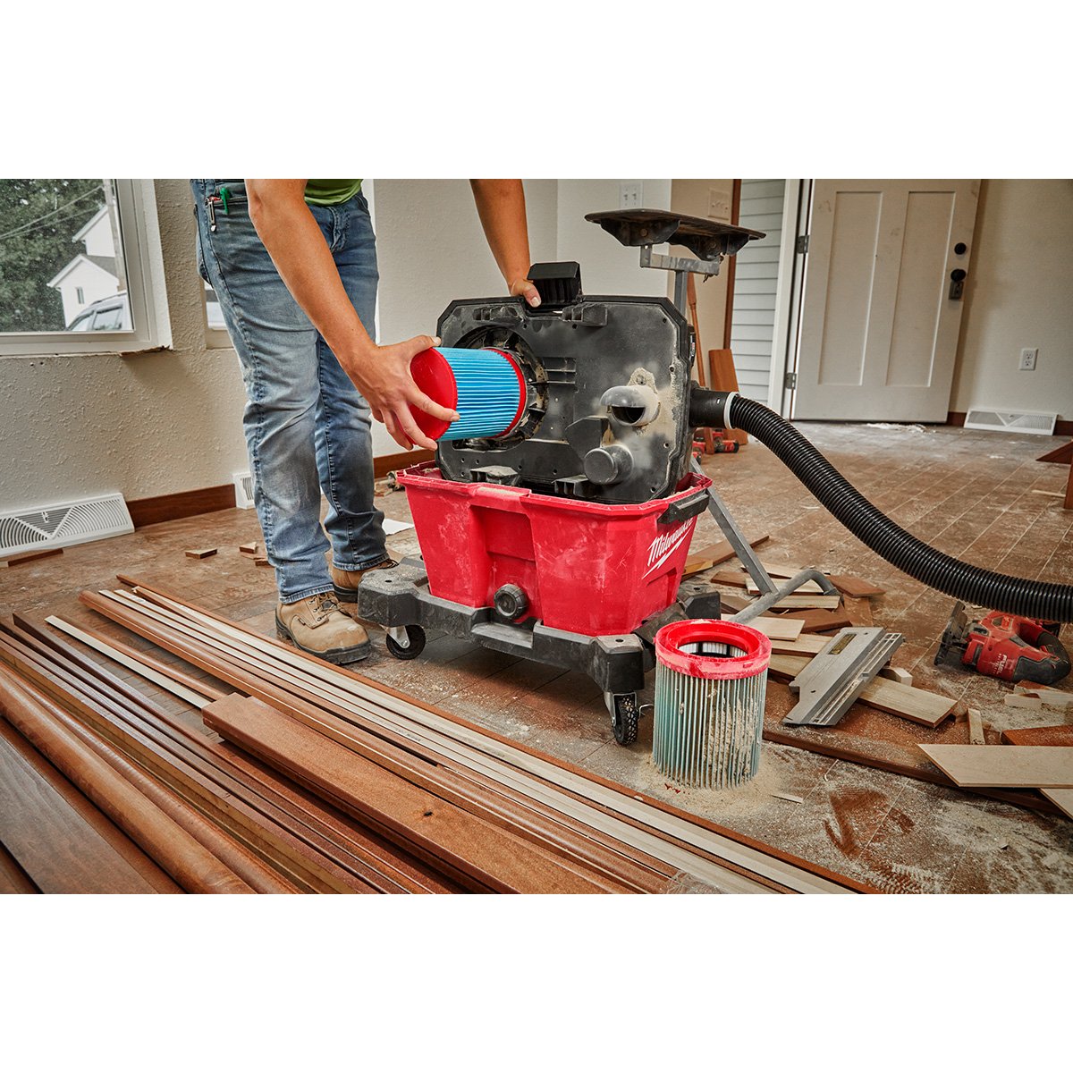 Milwaukee 49-90-1978 Large Wet/Dry Vacuum High Efficiency Filter - in use