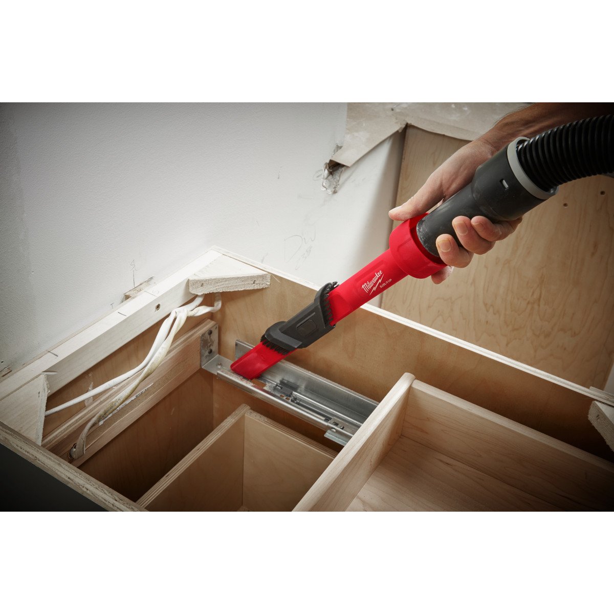 Milwaukee 49-90-2023 AIR-TIP™ 3-in-1 Crevice and Brush Tool - in use