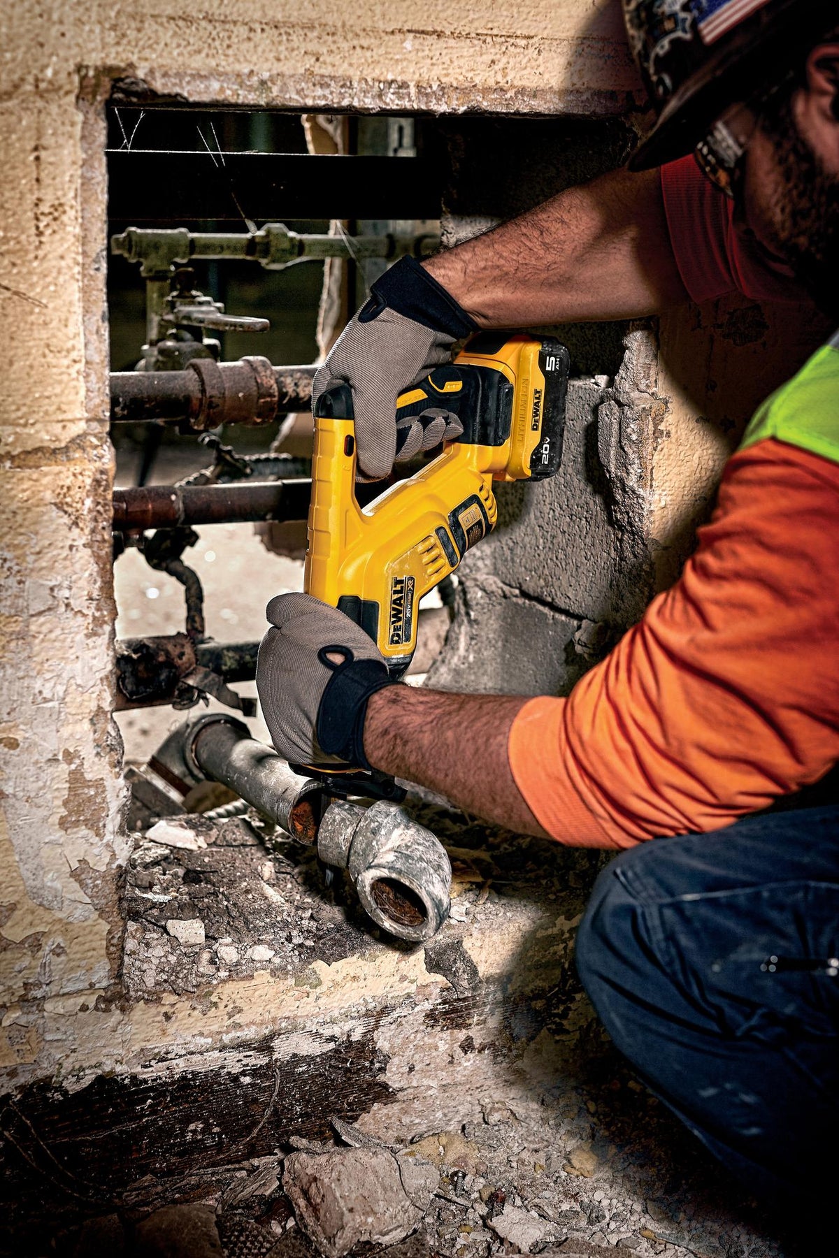 DEWALT DCS367B 20V MAX XR Brushless Compact Reciprocating Saw (Tool Only) - in use