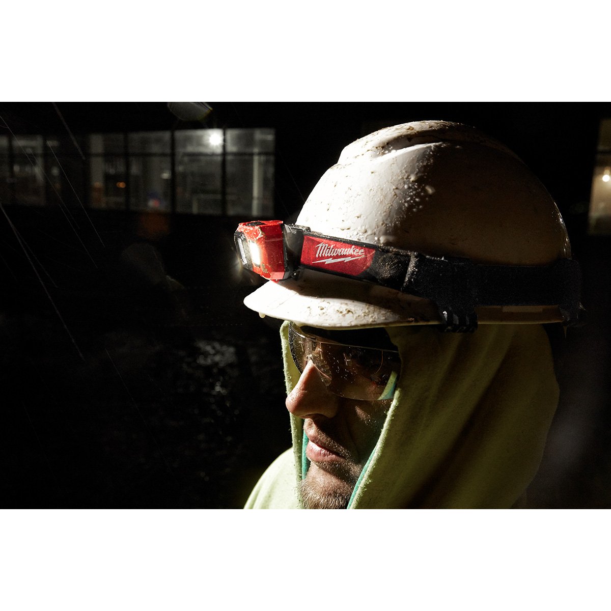 Milwaukee 2104 Spot/Flood Headlamp - in use