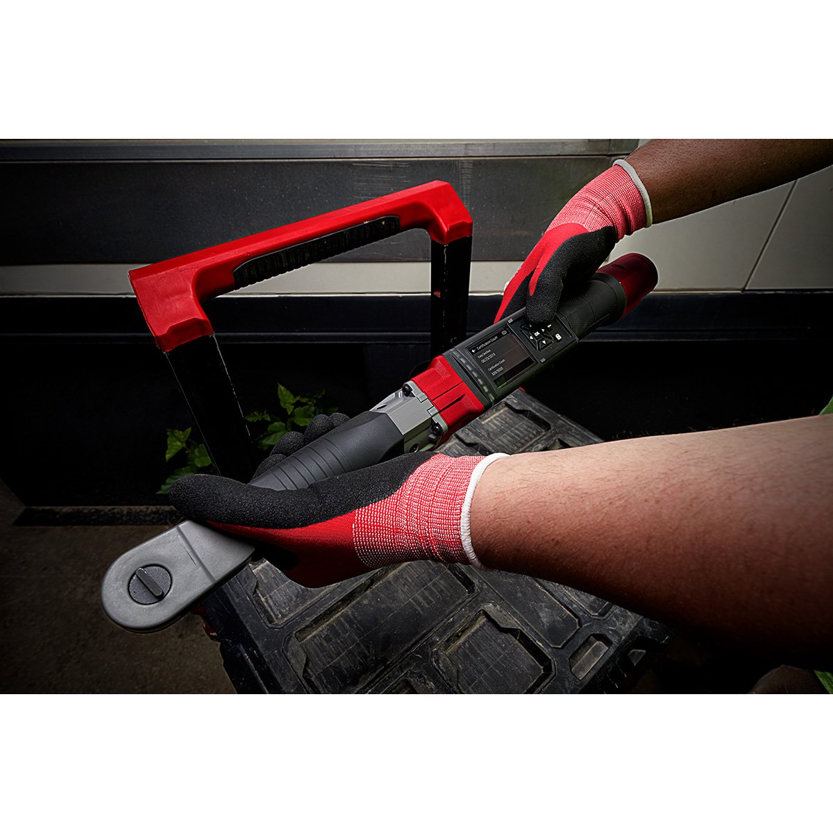 Milwaukee 2465-20 M12 FUEL™ 3/8 in. Digital Torque Wrench with ONE-KEY™ - in use