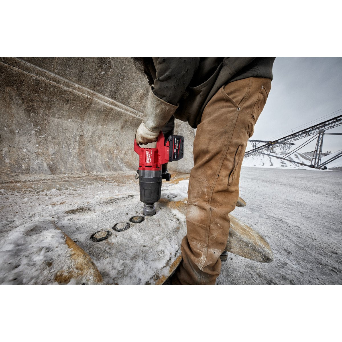 Milwaukee 2868-22HD M18 FUEL™ 1 in. D-Handle High Torque Impact Wrench w/ ONE-KEY™ Kit - in use