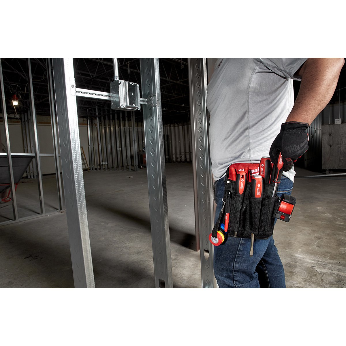 Milwaukee 48-22-2710 10pc Screwdriver Kit - in use