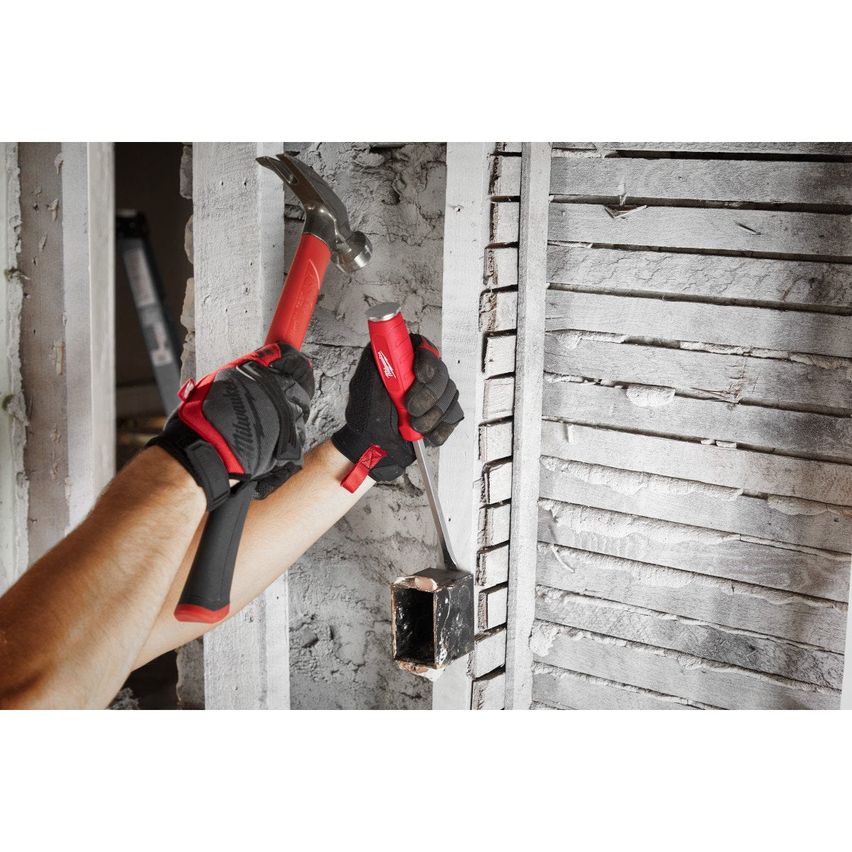 Milwaukee 48-22-2859 Demolition Driver - in use