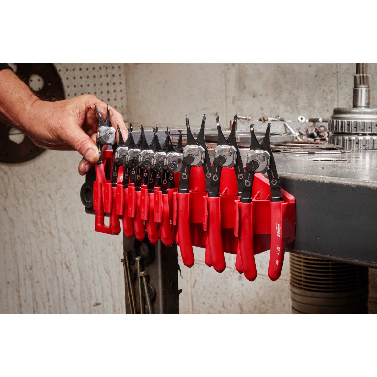 Milwaukee 48-22-6539 9PC Snap Ring Pliers Set - in use