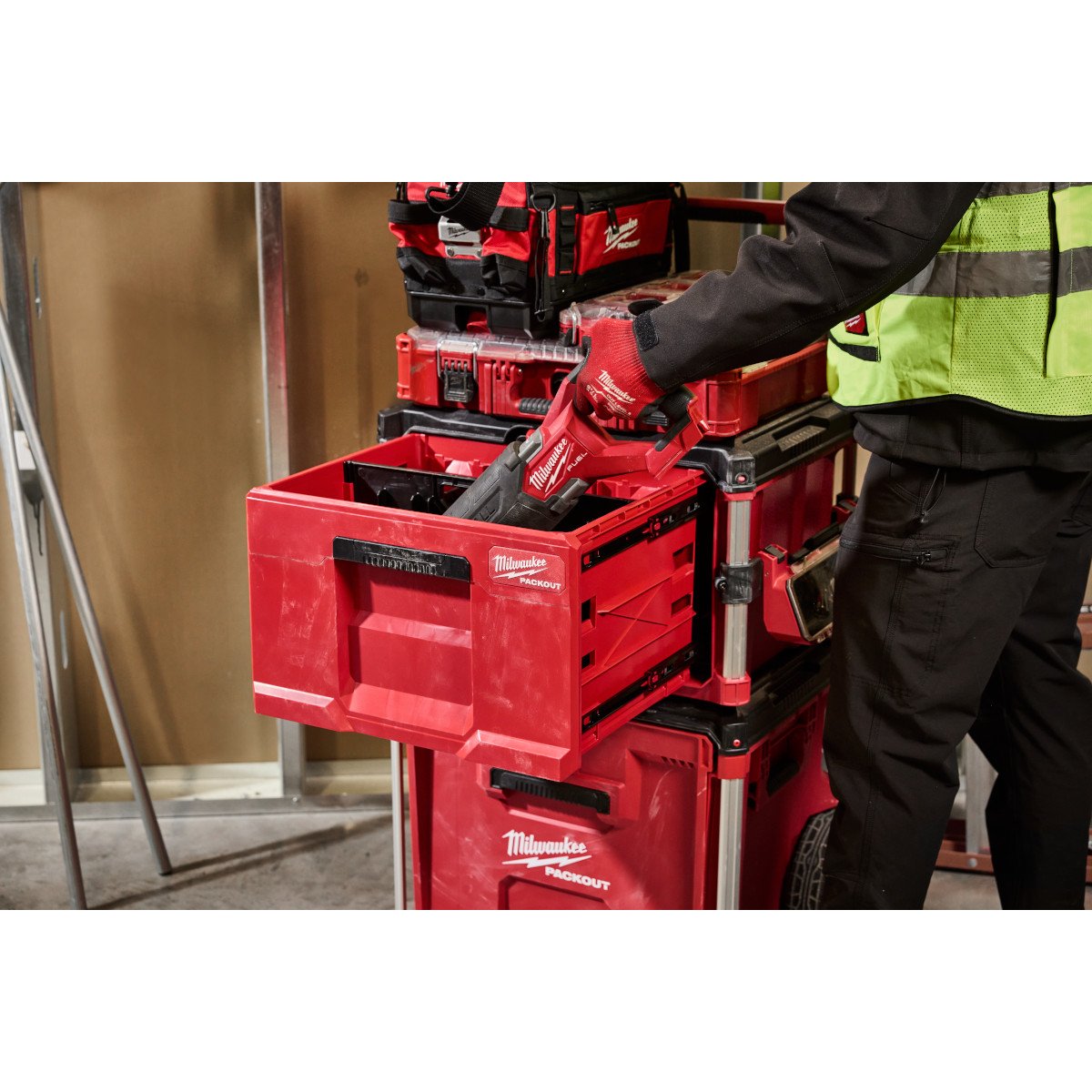 Milwaukee 48-22-8441 PACKOUT™ Single Drawer Tool Box - in use