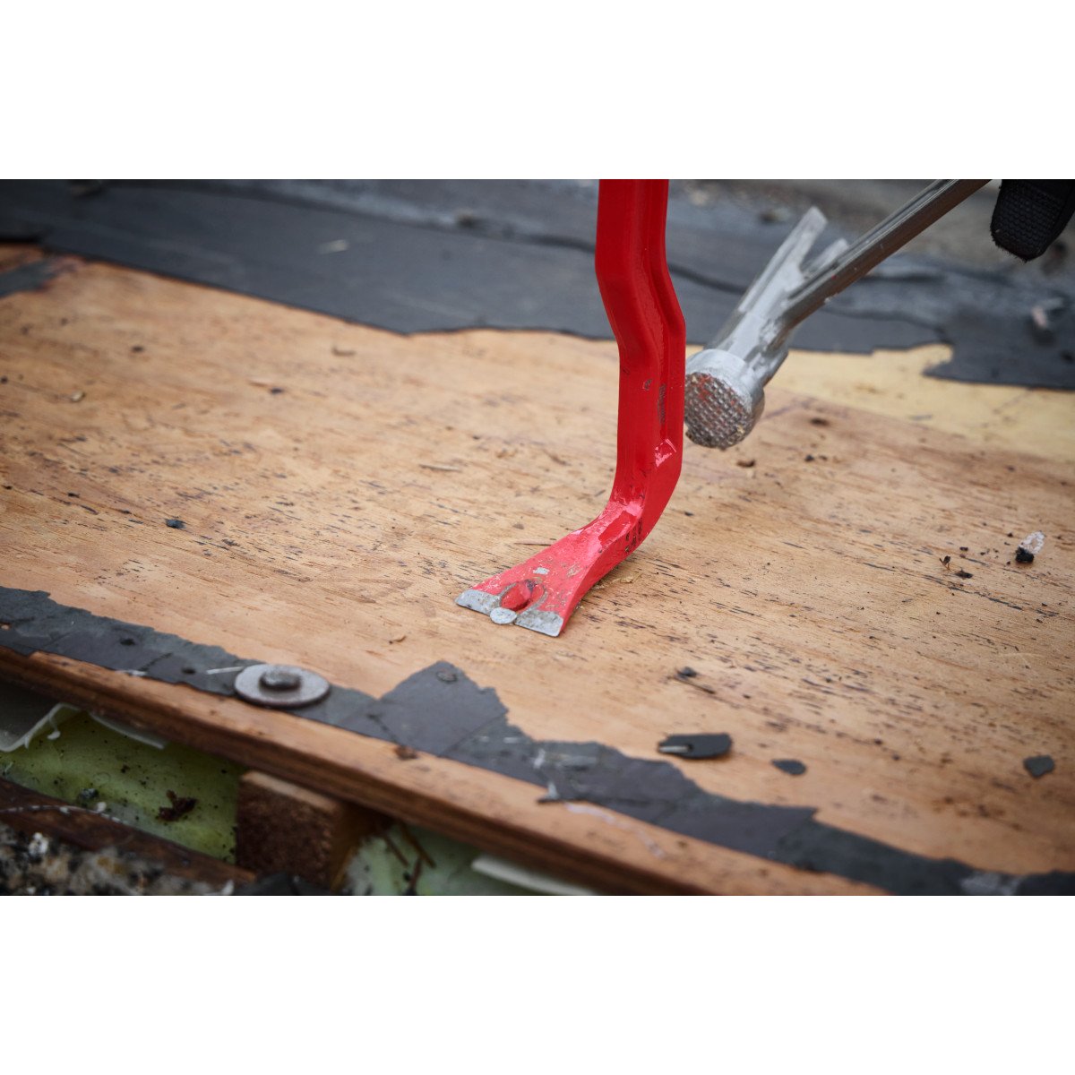 Milwaukee 48-22-9070 18" Wrecking Bar - in use