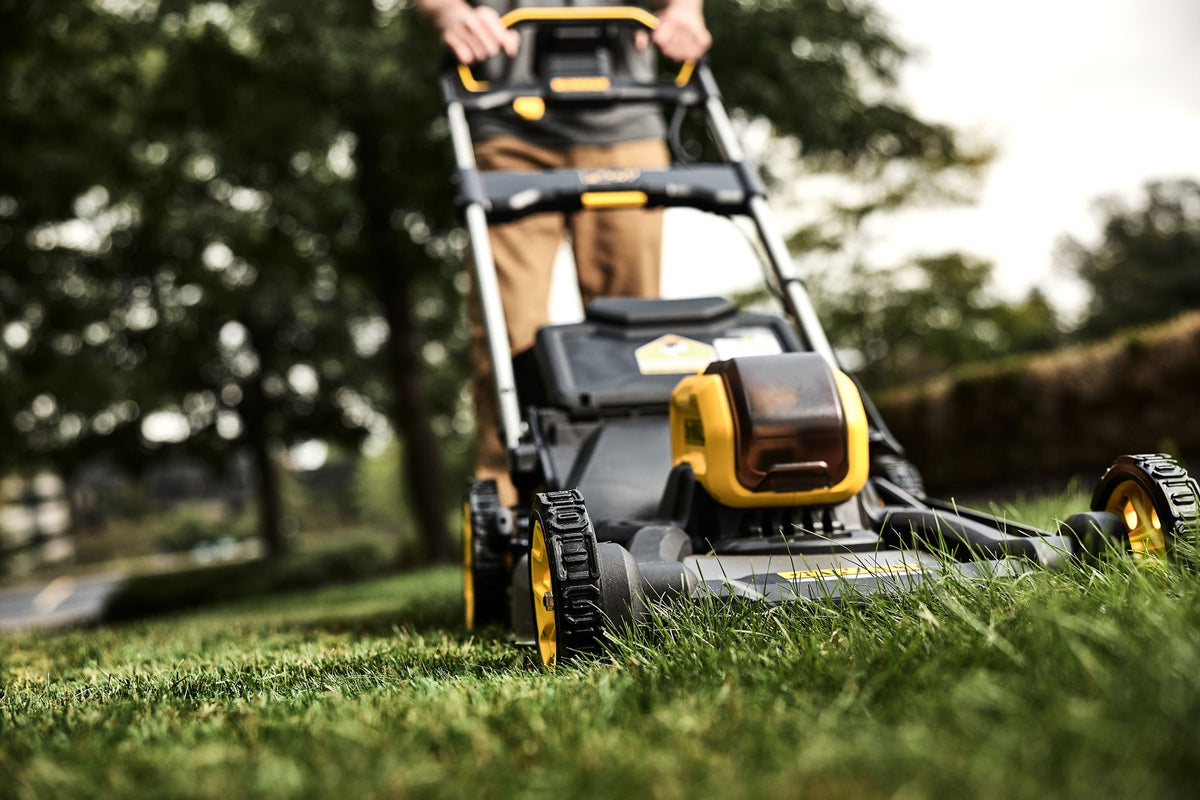 DEWALT DCMWP600X2-CA 60V Next Gen Push Mower Can - in use