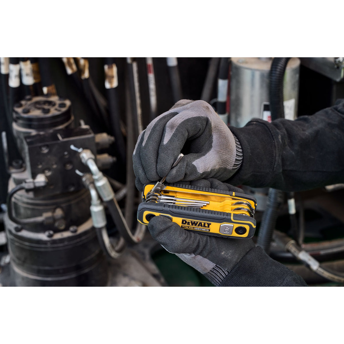 DEWALT DWHT70266 TOUGHSERIES Fractional Folding Hex Key - detail close-up