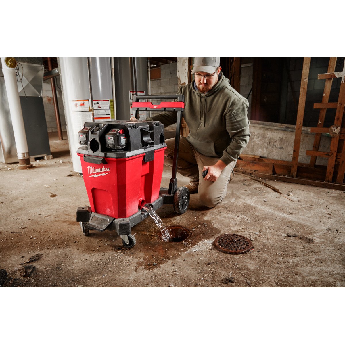 Milwaukee 0932-20 12 Gallon Wet/Dry Vacuum Tank - in use