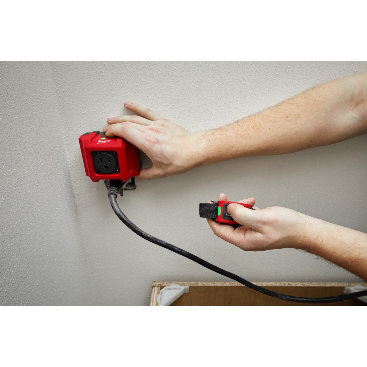 Milwaukee 0950-20 Wireless Dust Control Adapter & Remote Kit - in use