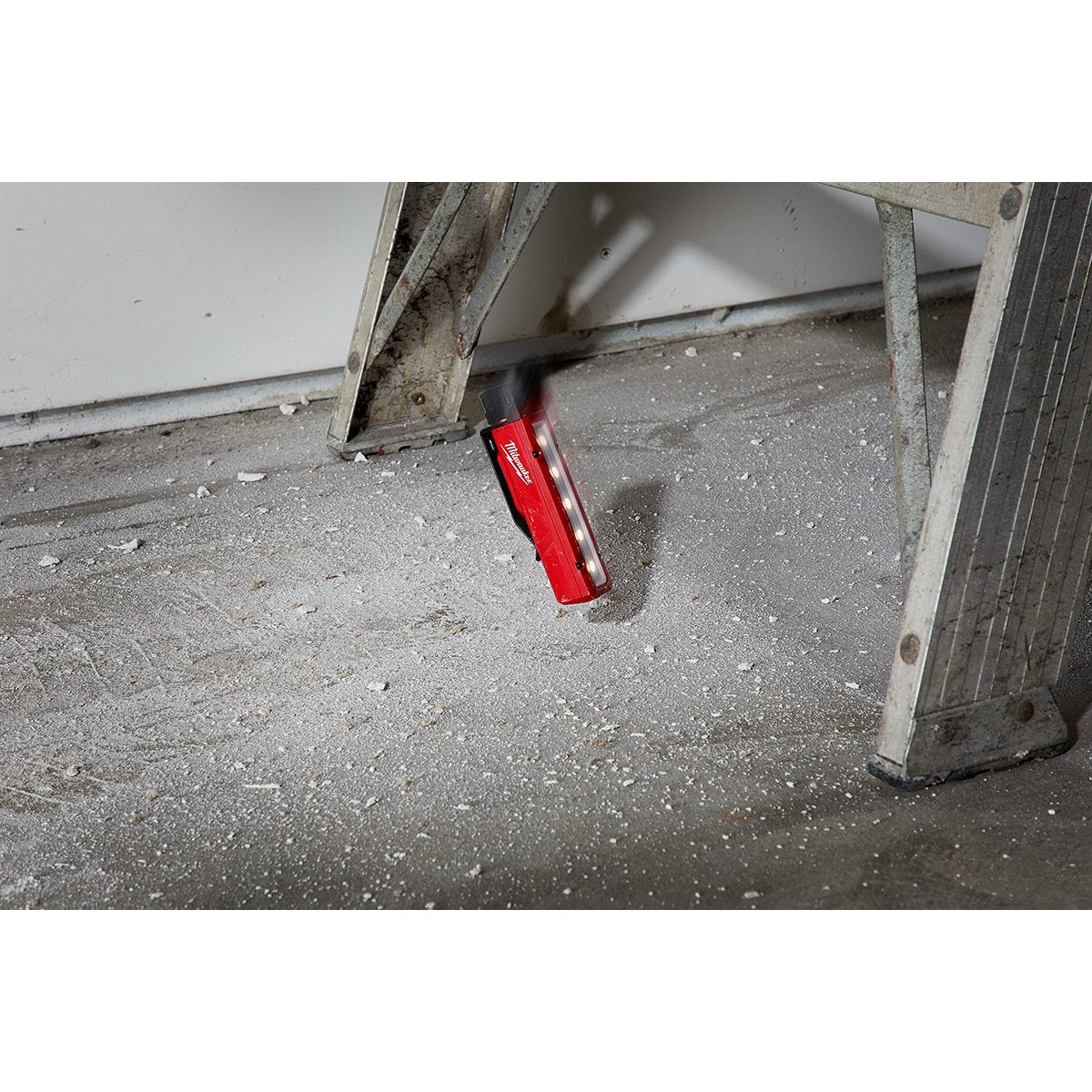 Milwaukee 2108 ROVER™ Magnetic Flood Light - in use