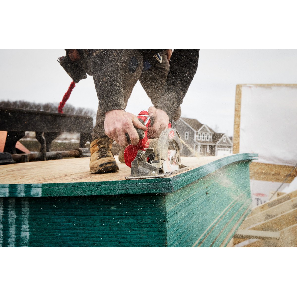 Milwaukee 2833-20 M18 FUEL™ 6-1/2" Circular Saw - in use