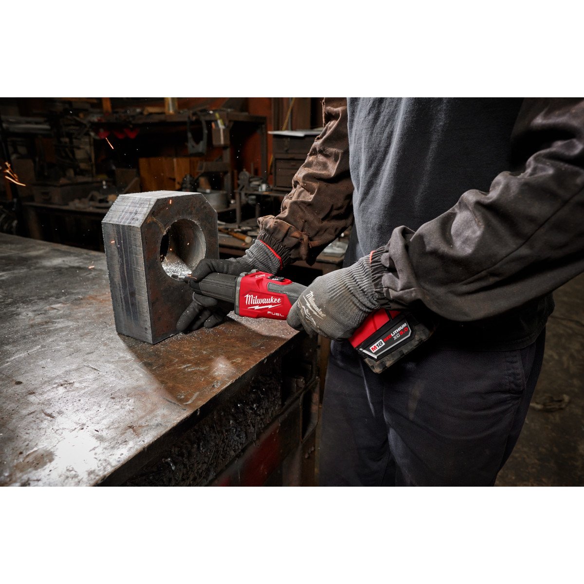 Milwaukee 2939-20 M18 FUEL™ Braking Die Grinder, Slide Switch - in use