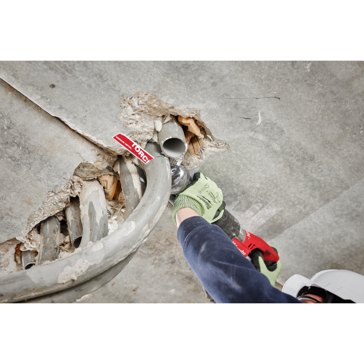 Milwaukee 48-00-6252 9" 10TPI The TORCH™ with NITRUS CARBIDE™ Teeth for Medium Metal 1PK - in use