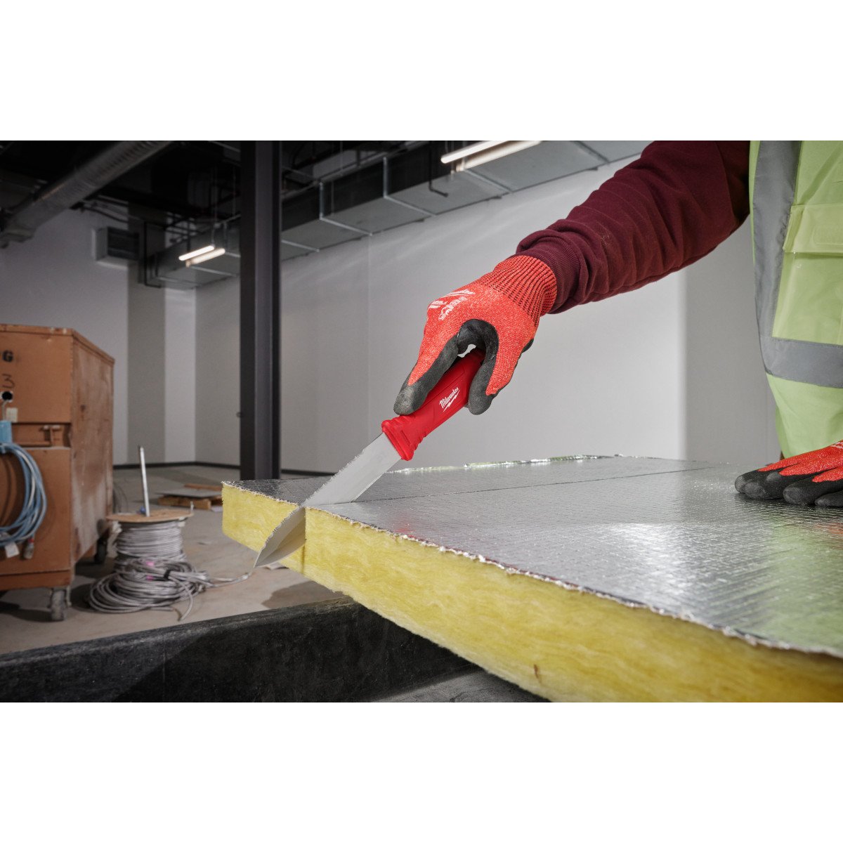 Milwaukee 48-22-1927 Duct Knife - in use