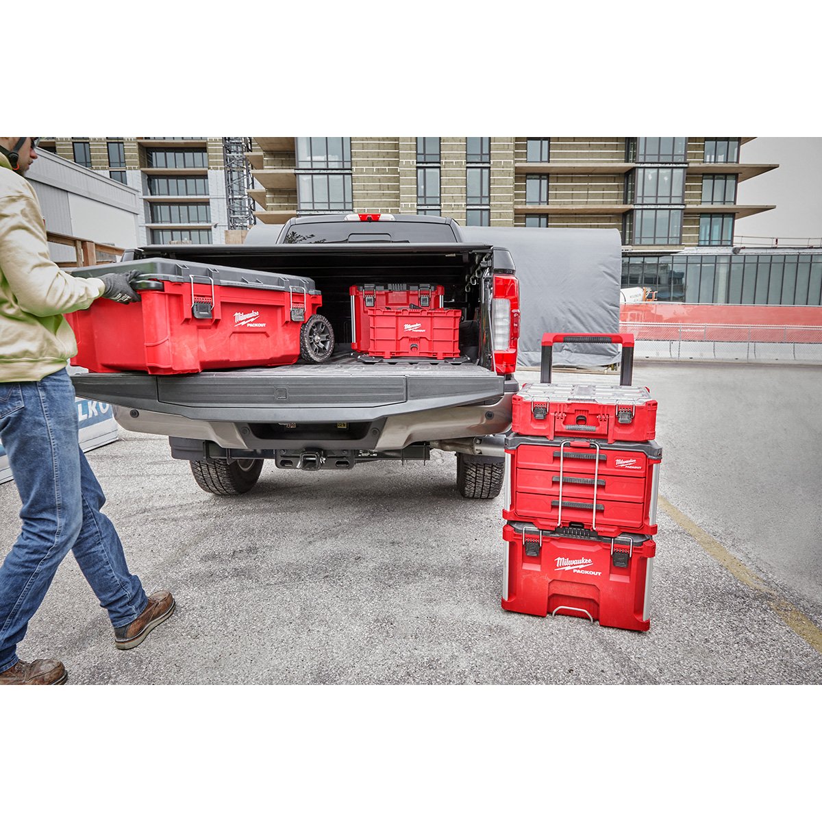 Milwaukee 48-22-8428 PACKOUT™ Rolling Tool Chest - in use