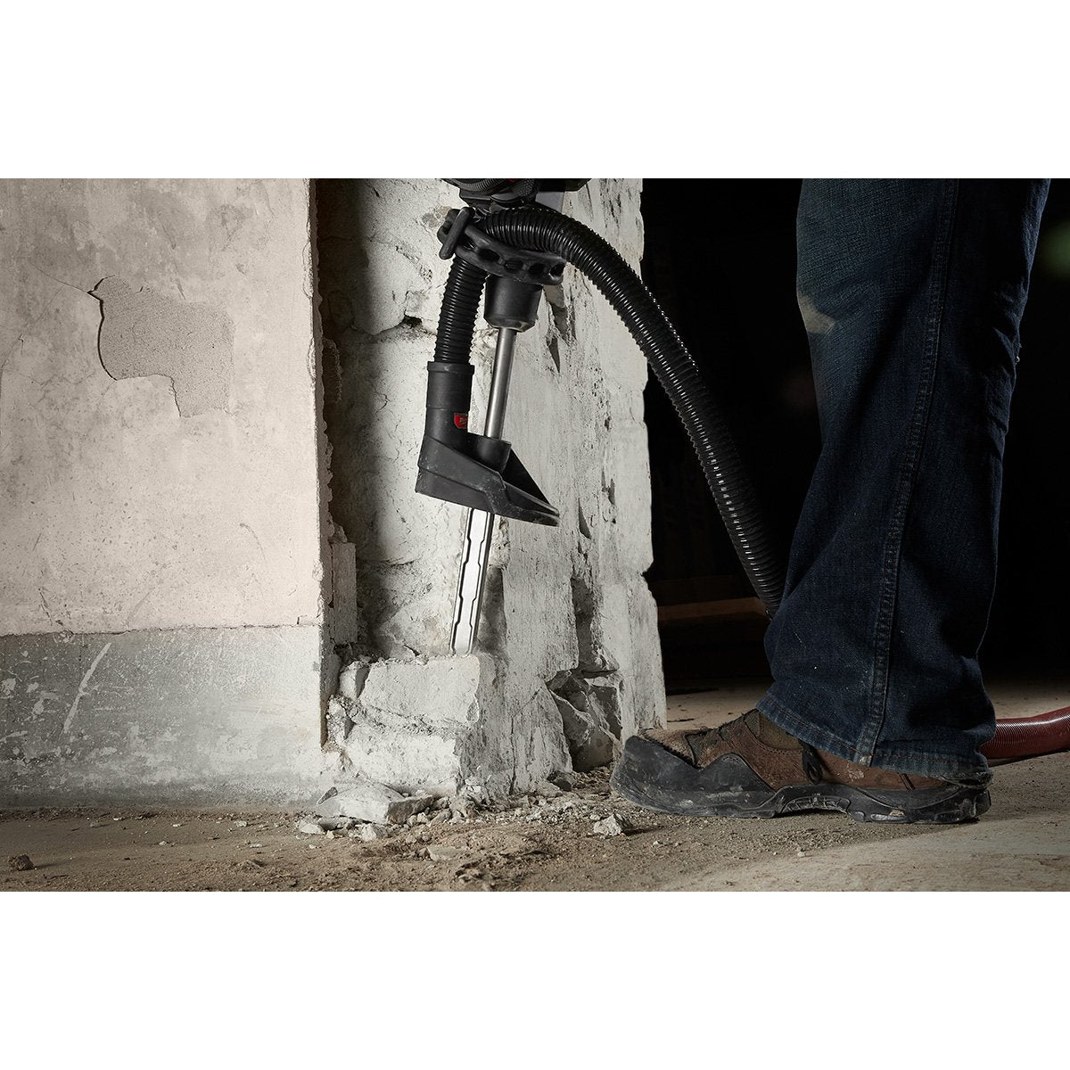 Milwaukee 48-62-4252 SDS MAX SLEDGE™ 1" X 16" Flat Chisel - in use