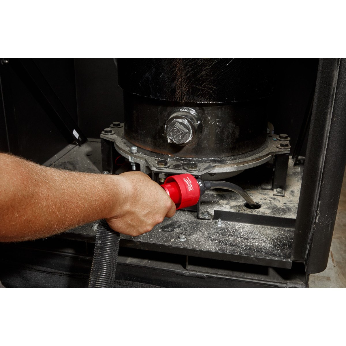 Milwaukee 49-90-2037 AIR-TIP™ Long Reach Flexible Micro Hose Set - in use