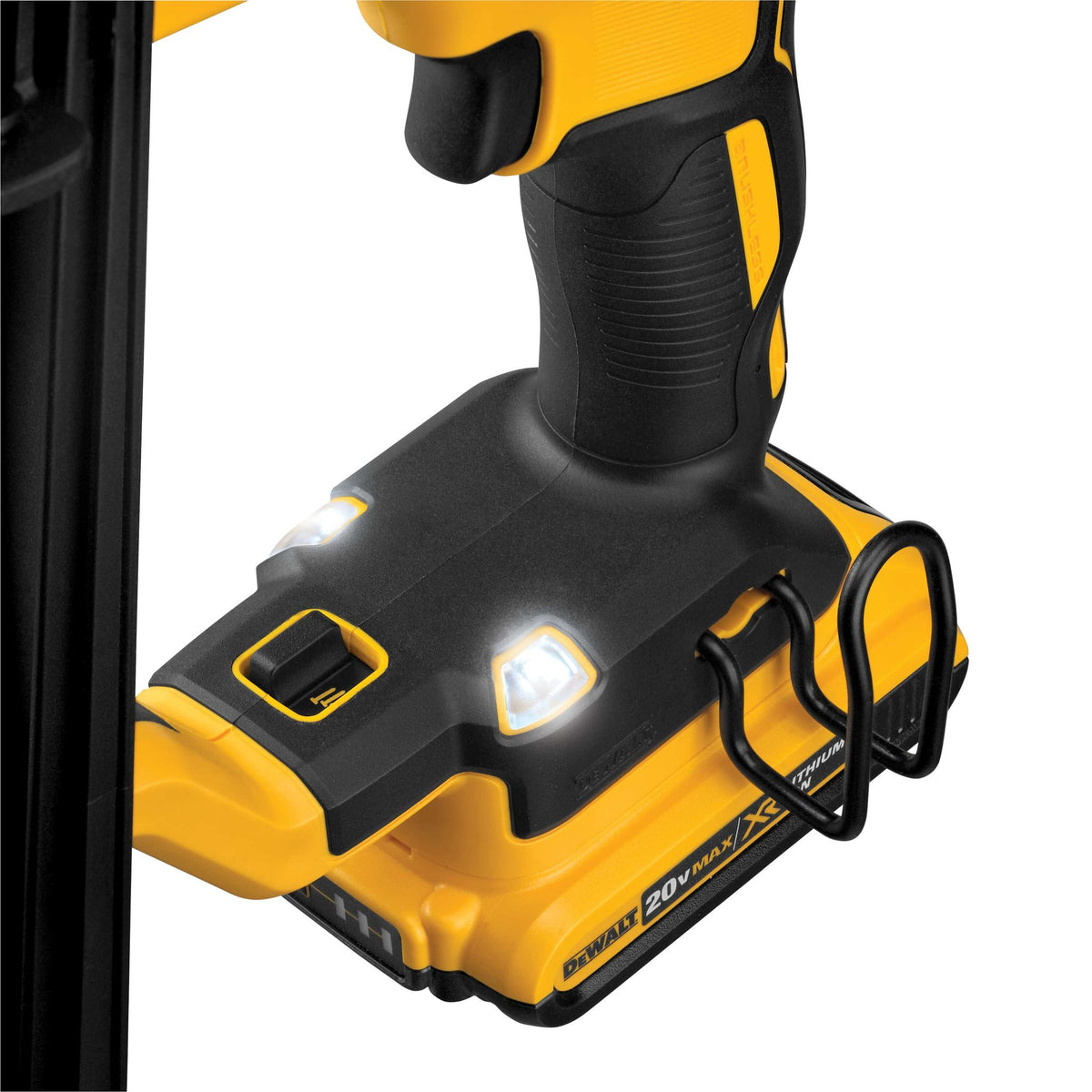 DEWALT DCN662D1 20V MAX 16GA ST FINISH NAILER KIT - detail close-up