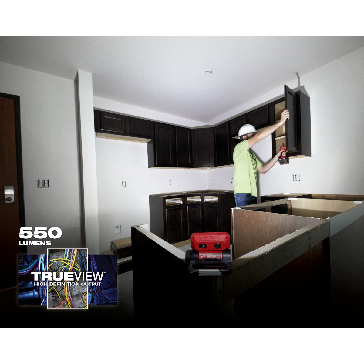 Milwaukee 2114-21 USB Rechargable Rover Pivoting Light - feature callout
