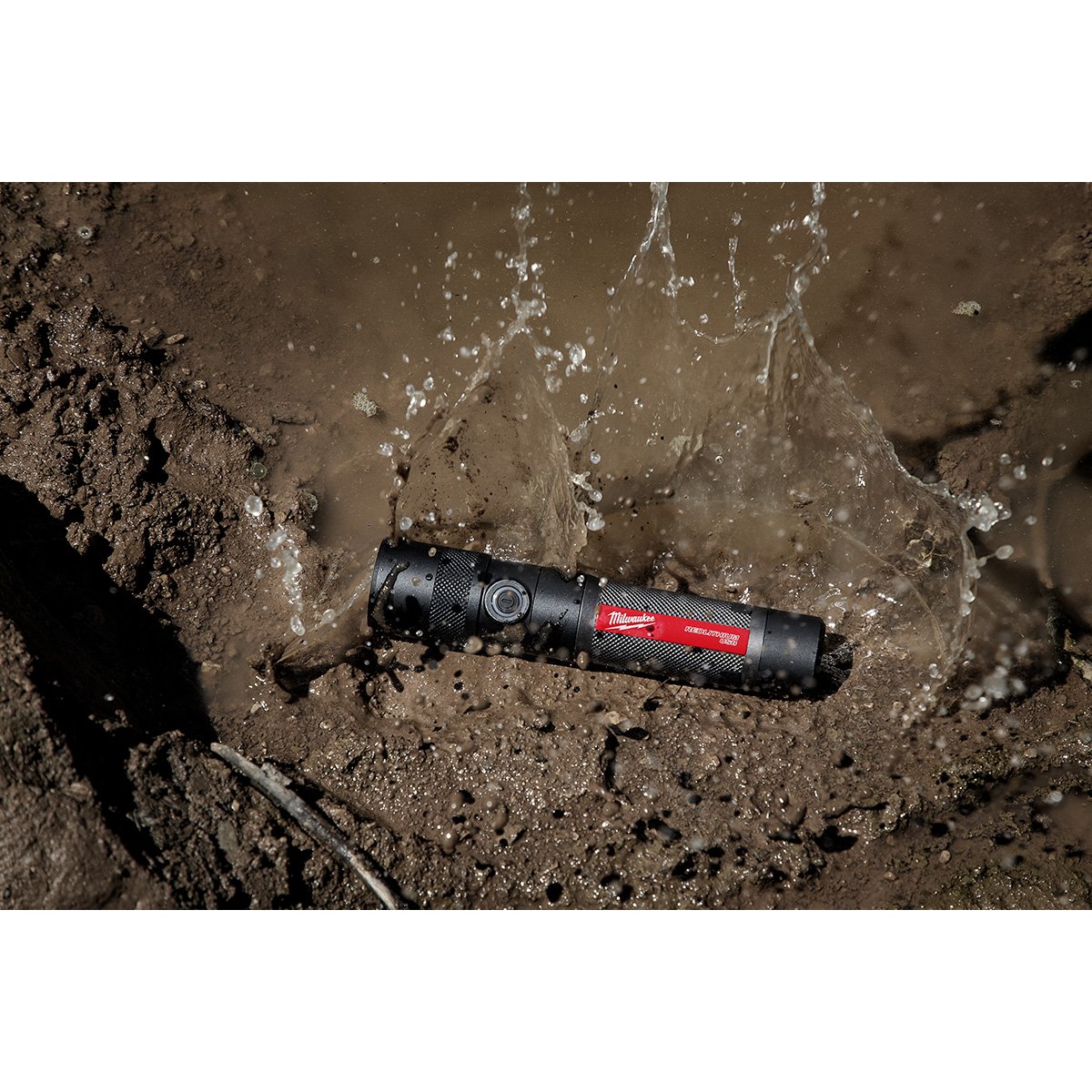 Milwaukee 2161-21 REDLITHIUM™ USB 1100L Twist Focus Flashlight - in use