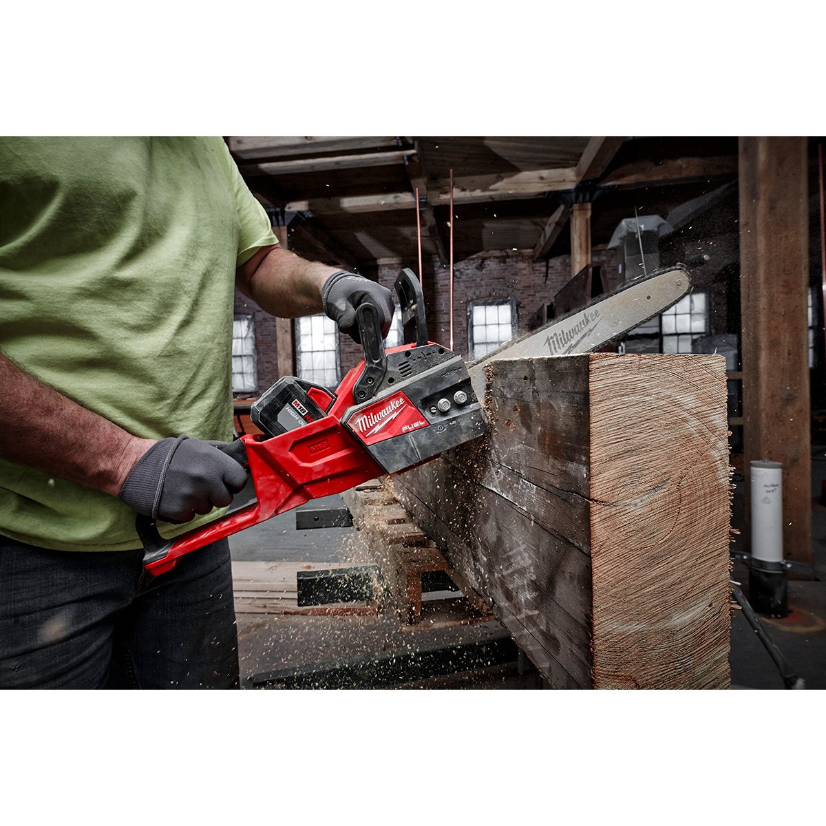 Milwaukee 2727-21HD M18 FUEL™ 16 in. Chainsaw Kit - in use