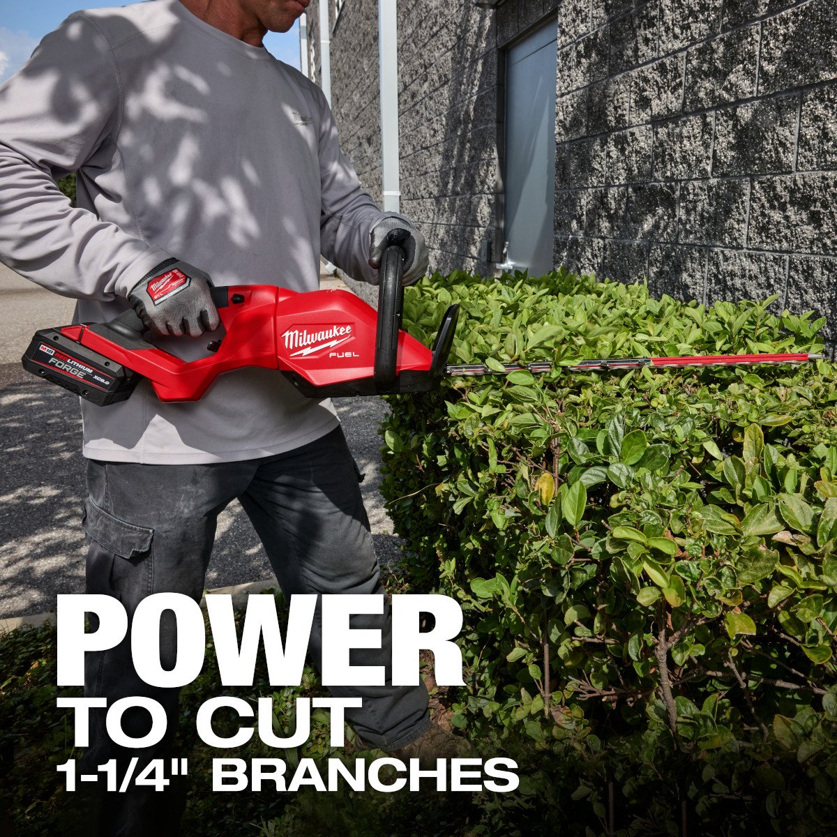 Milwaukee 3033-21 M18 FUEL™ 24" Hedge Trimmer Kit - feature callout