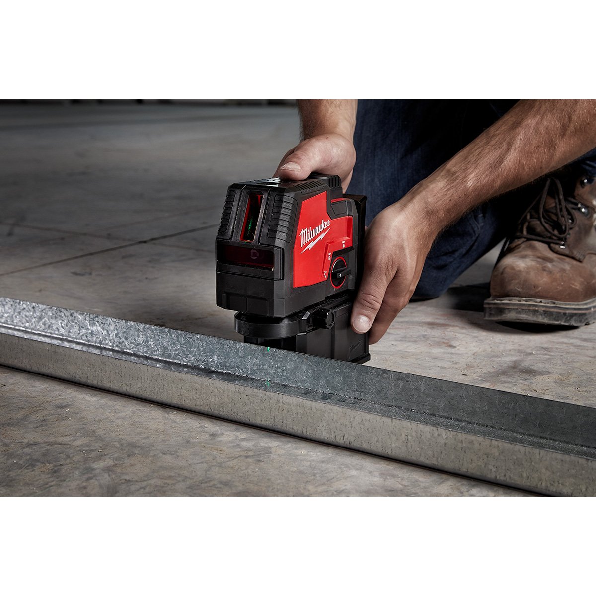 Milwaukee 3522-21 USB Rechargeable Green Cross Line & Plumb Points Laser - in use
