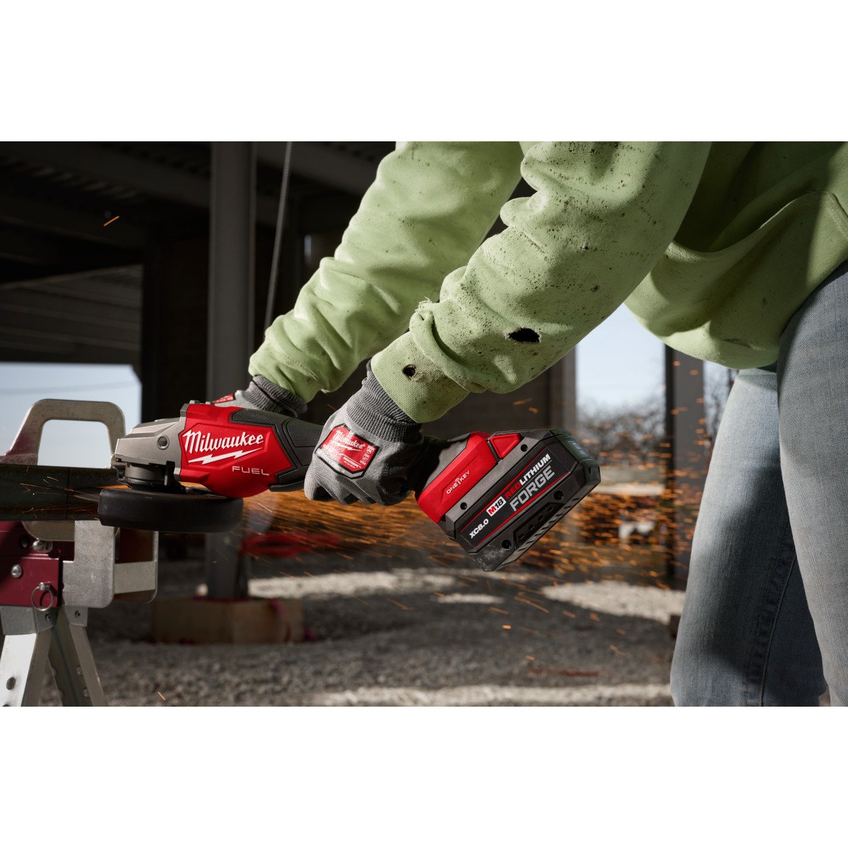 Milwaukee 48-11-1881 M18™ REDLITHIUM™ FORGE™ XC8.0 Battery Pack - in use
