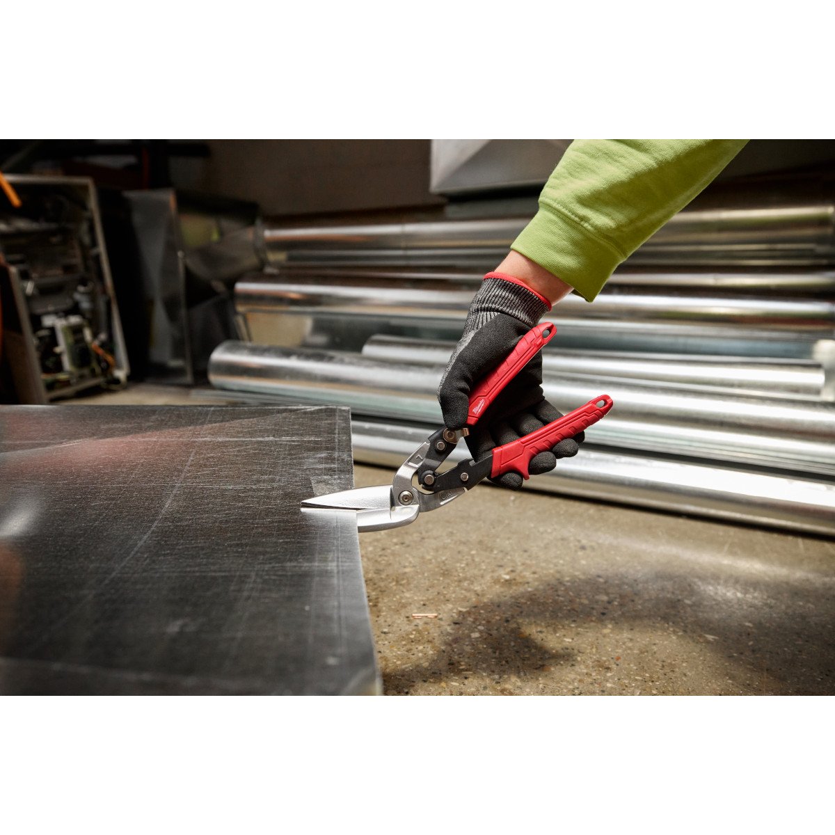 Milwaukee 48-22-4568 Left Offset Long Cut Aviation Snips - in use