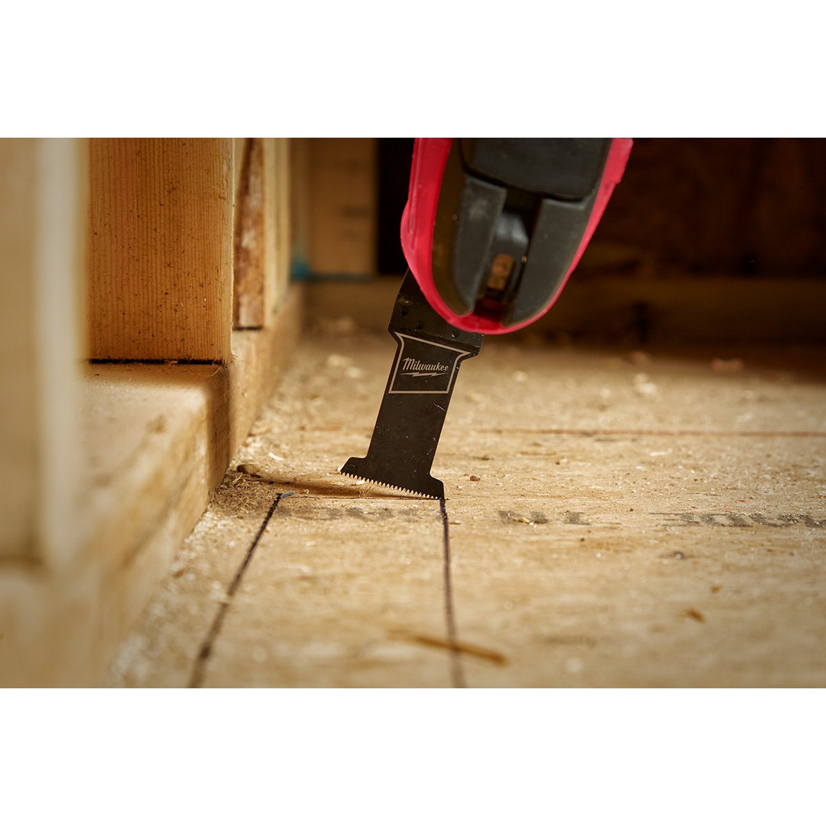 Milwaukee 49-25-1101 OPEN-LOK™ 1-3/8" HCS Wood Multi-Tool Blade - in use