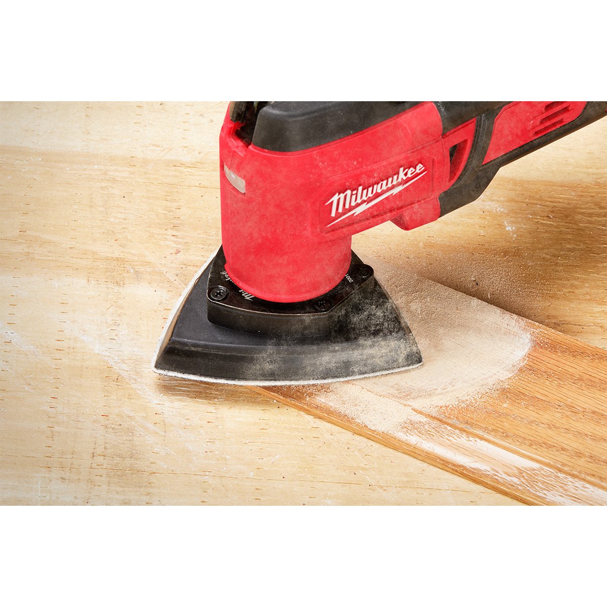 Milwaukee 49-25-2001 OPEN-LOK™ 3-1/2" TRIANGLE SANDING PAD 1PK - in use