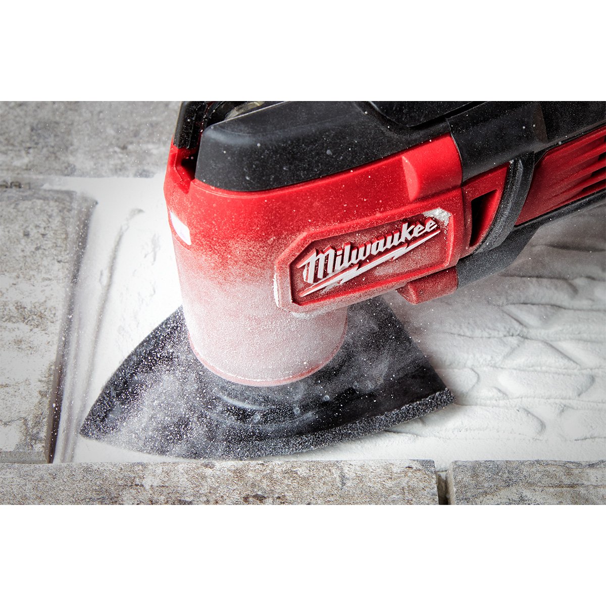 Milwaukee 49-25-2261 OPEN-LOK™ 2-IN-1 HYBRID CARBIDE GRIT BLADE 1PK - in use