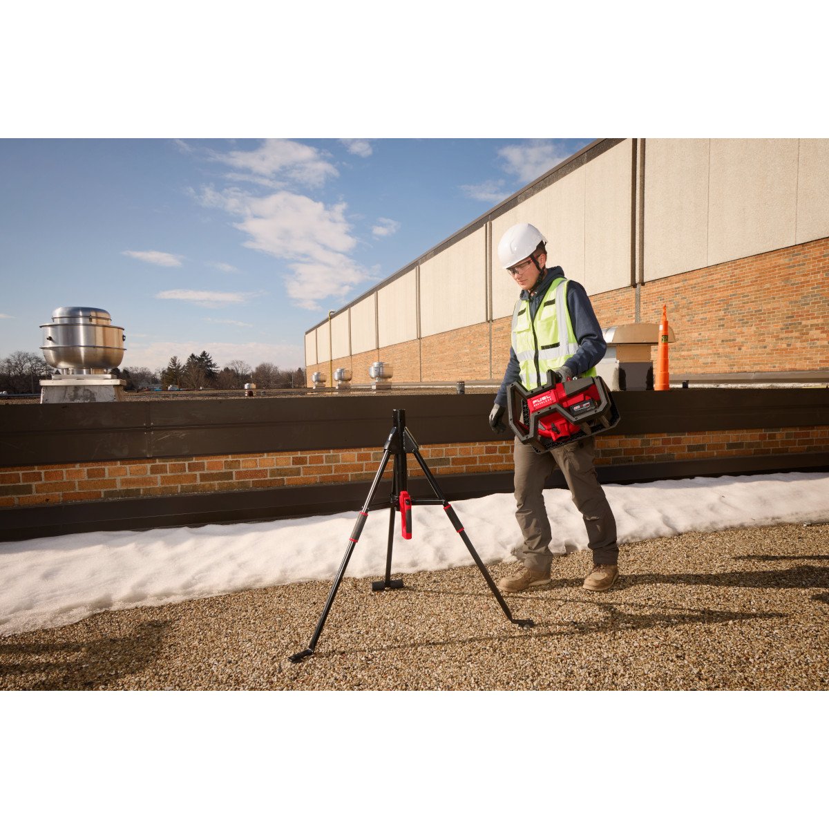 Milwaukee 5150-20 M18 FUEL™ BRANCH CONDUIT BENDER w/ AUTO-ZERO™ - in use