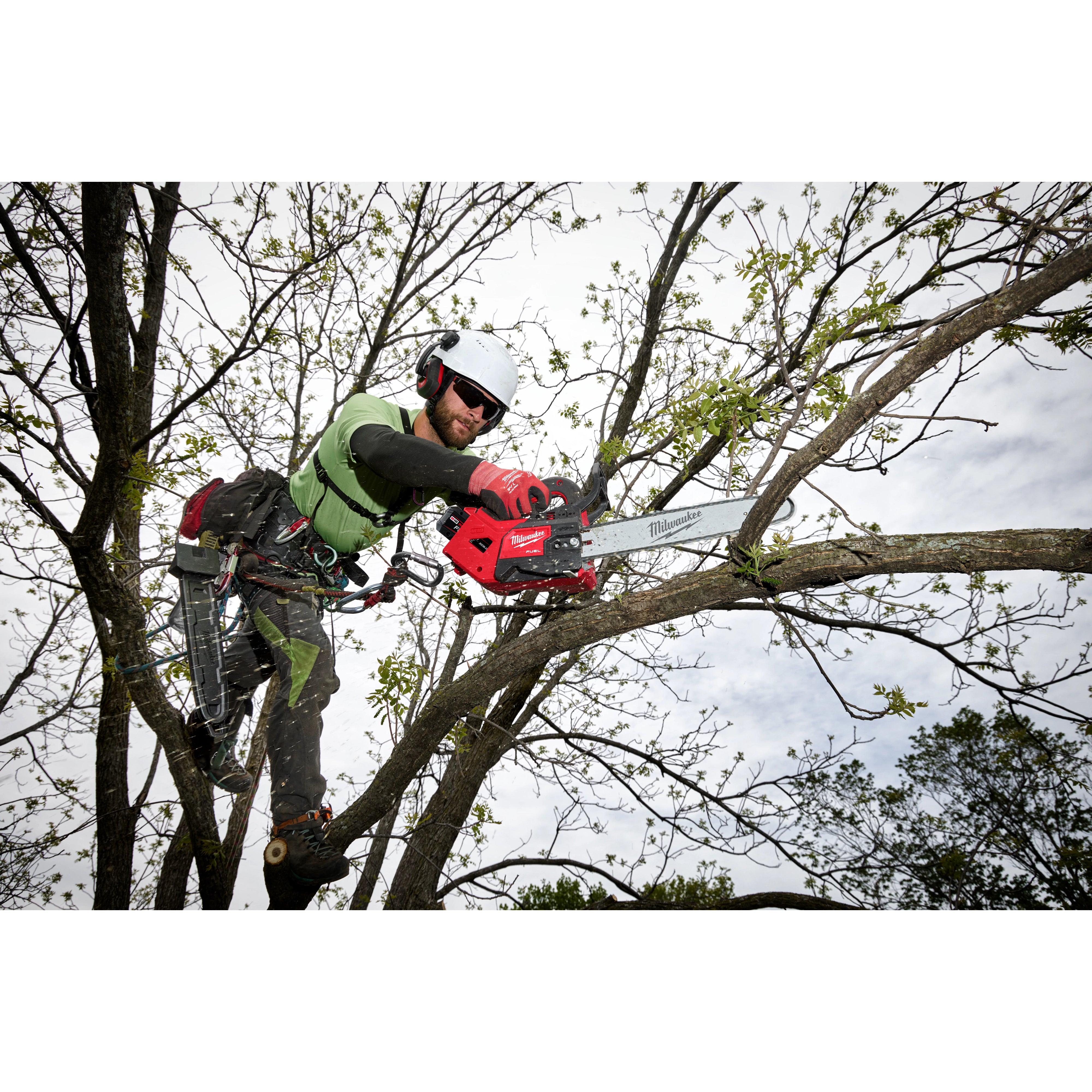 Milwaukee Chainsaw Application Image