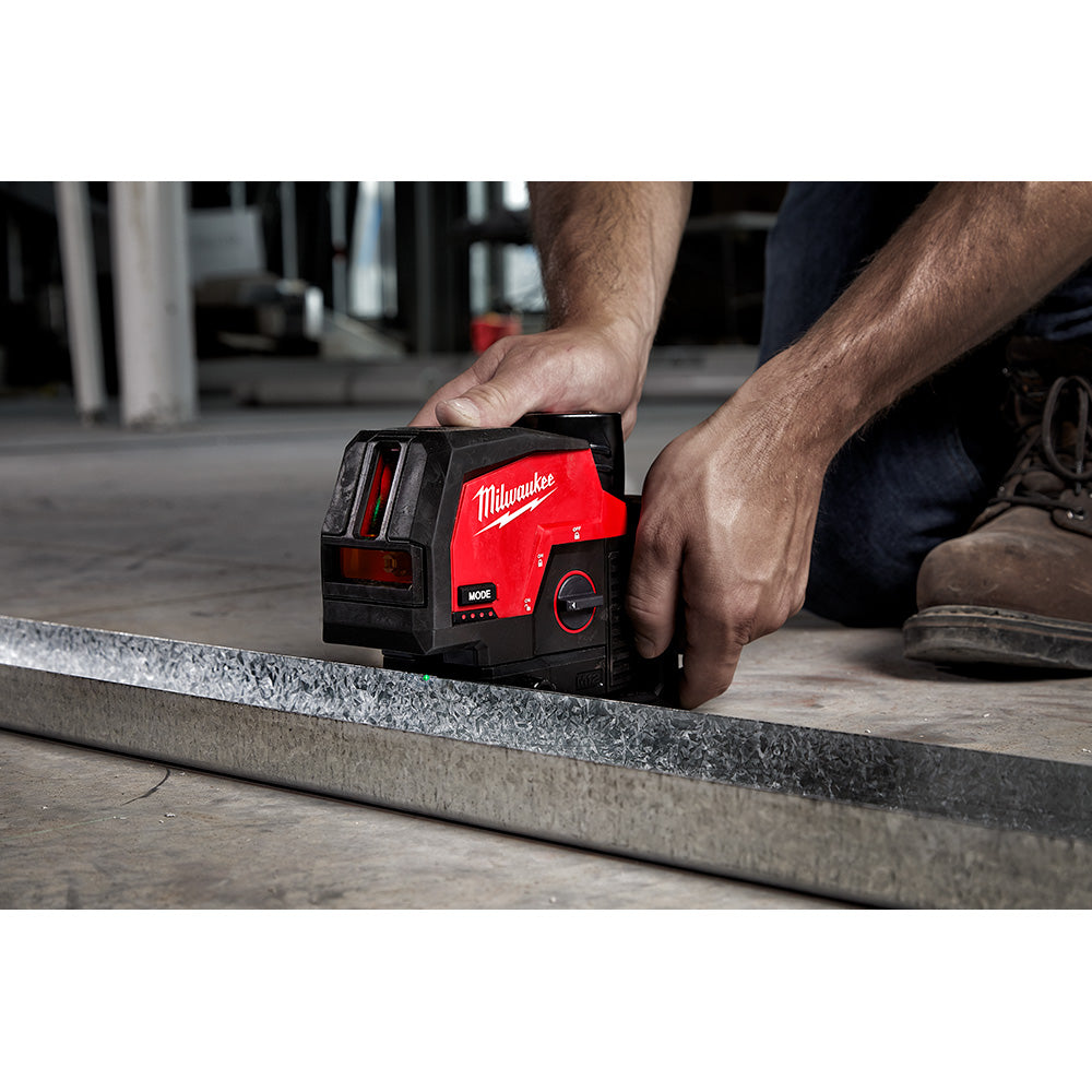 Laser vert Milwaukee 3622-20 M12™ pour lignes croisées et points d'aplomb