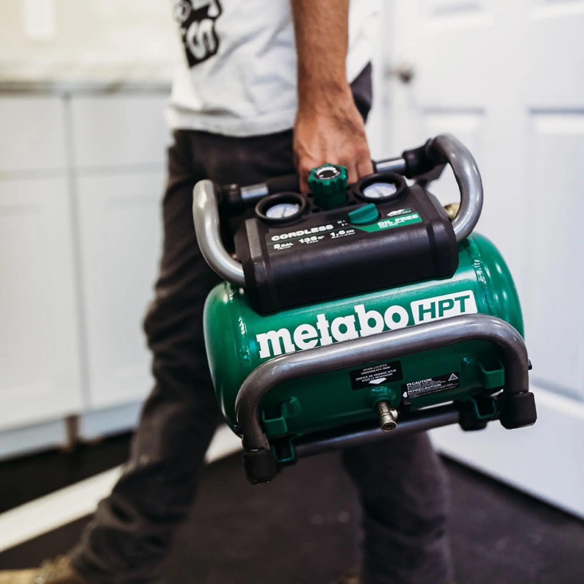 36V MultiVolt 2 Gallon Cordless Air Compressor (Tool Body Only 36V MultiVolt 2 Gallon Cordless Air Compressor (Tool Body Only