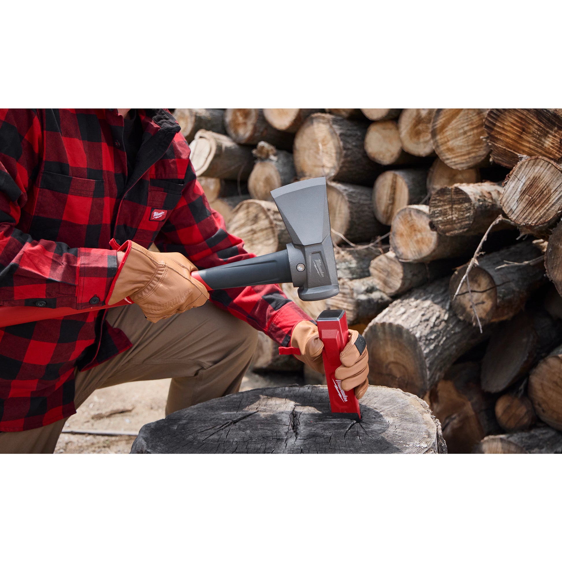 Milwaukee 8lb Splitting Maul Angled View