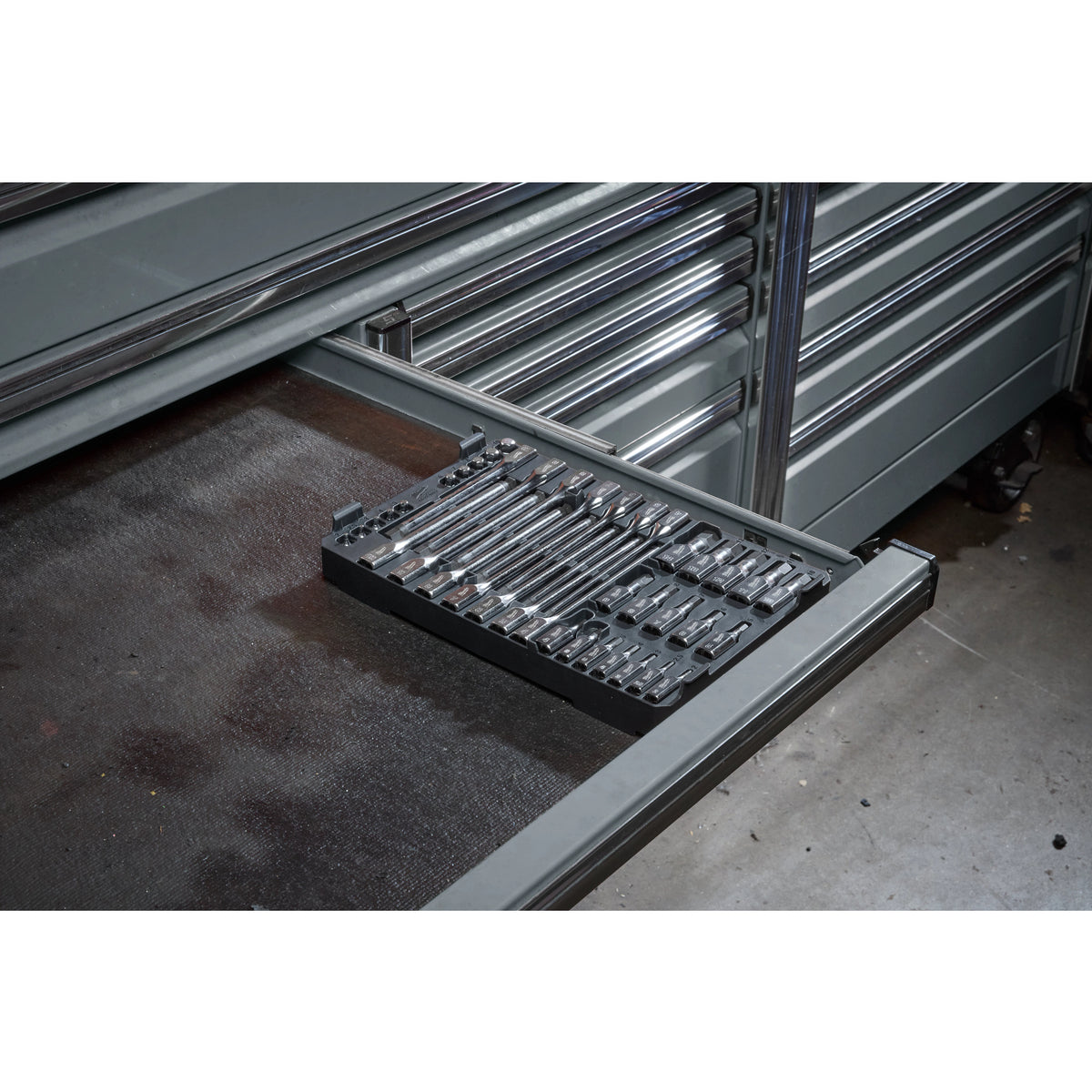 41pc 1/4” and 3/8” Drive Metric Bit Socket Set with PACKOUT™ Compact Low-Profile Organizer