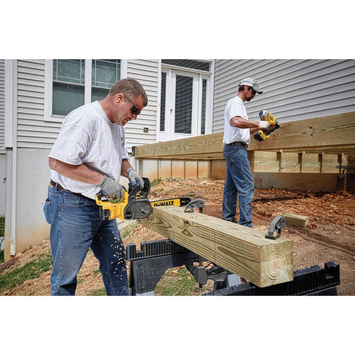 DEWALT DCCS620P1-20V MAX* XR Cordless Chainsaw Kit, 5-Ah Battery, 12-Inch - Wise Line Tools