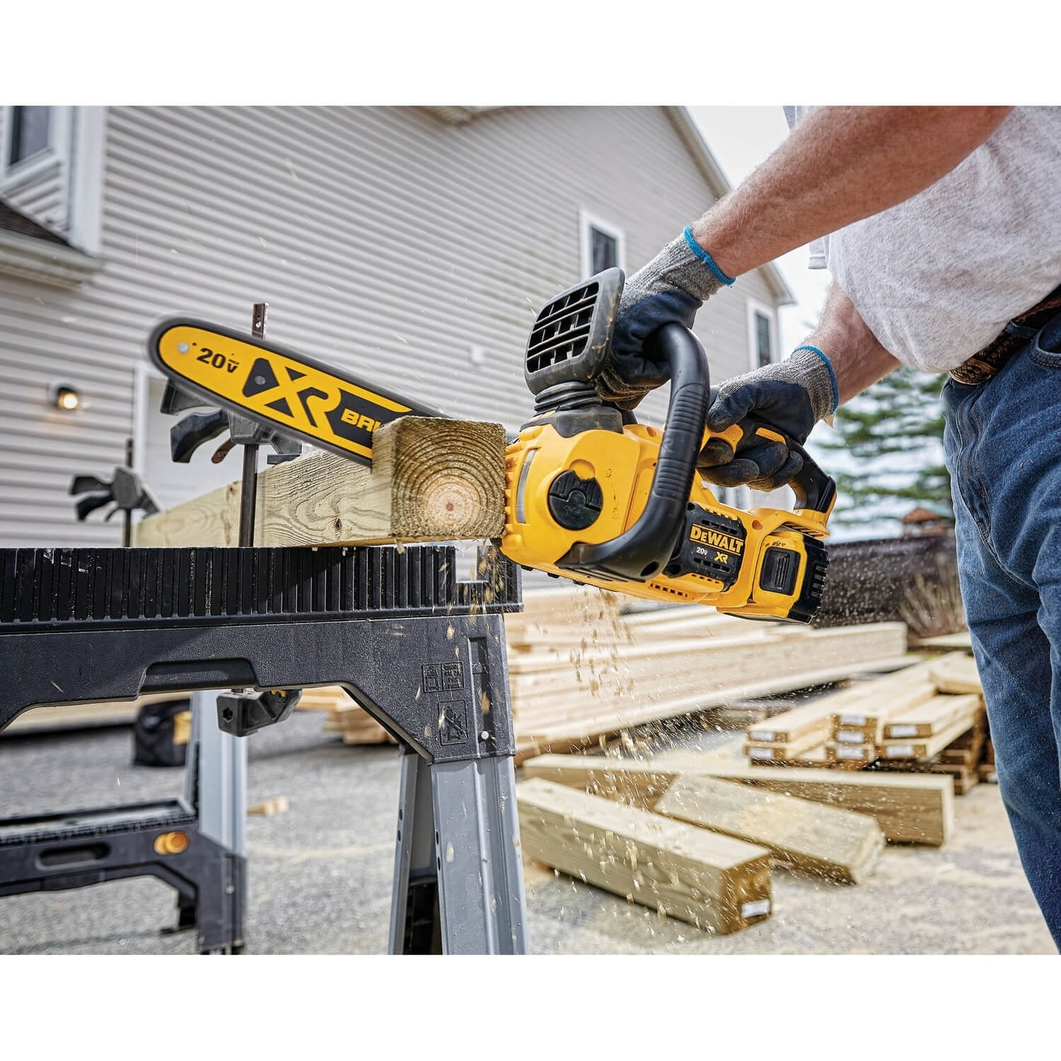 DEWALT DCCS620P1-20V MAX* XR Cordless Chainsaw Kit, 5-Ah Battery, 12-Inch - Wise Line Tools