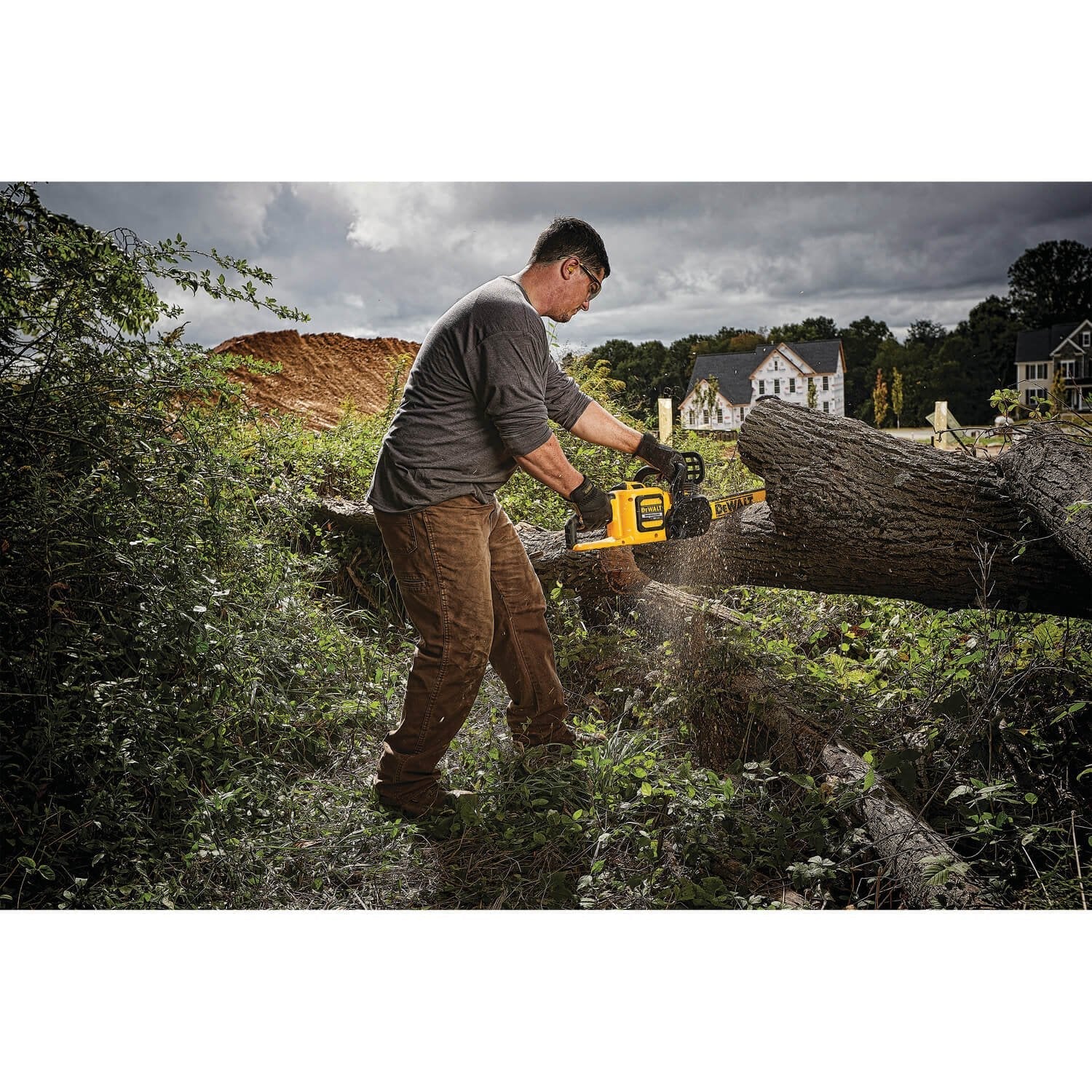 DEWALT DCCS670B-FLEXVOLT 60V MAX* Brushless Cordless Chainsaw, Tool Only - Wise Line Tools