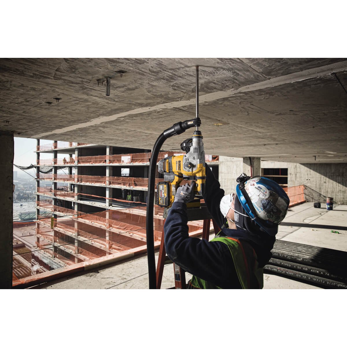 DEWALT DCH293B-20V MAX* 1-1/8 in XR Brushless Cordless SDS PLUS L-Shape Rotary Hammer (Tool Only) - Wise Line Tools