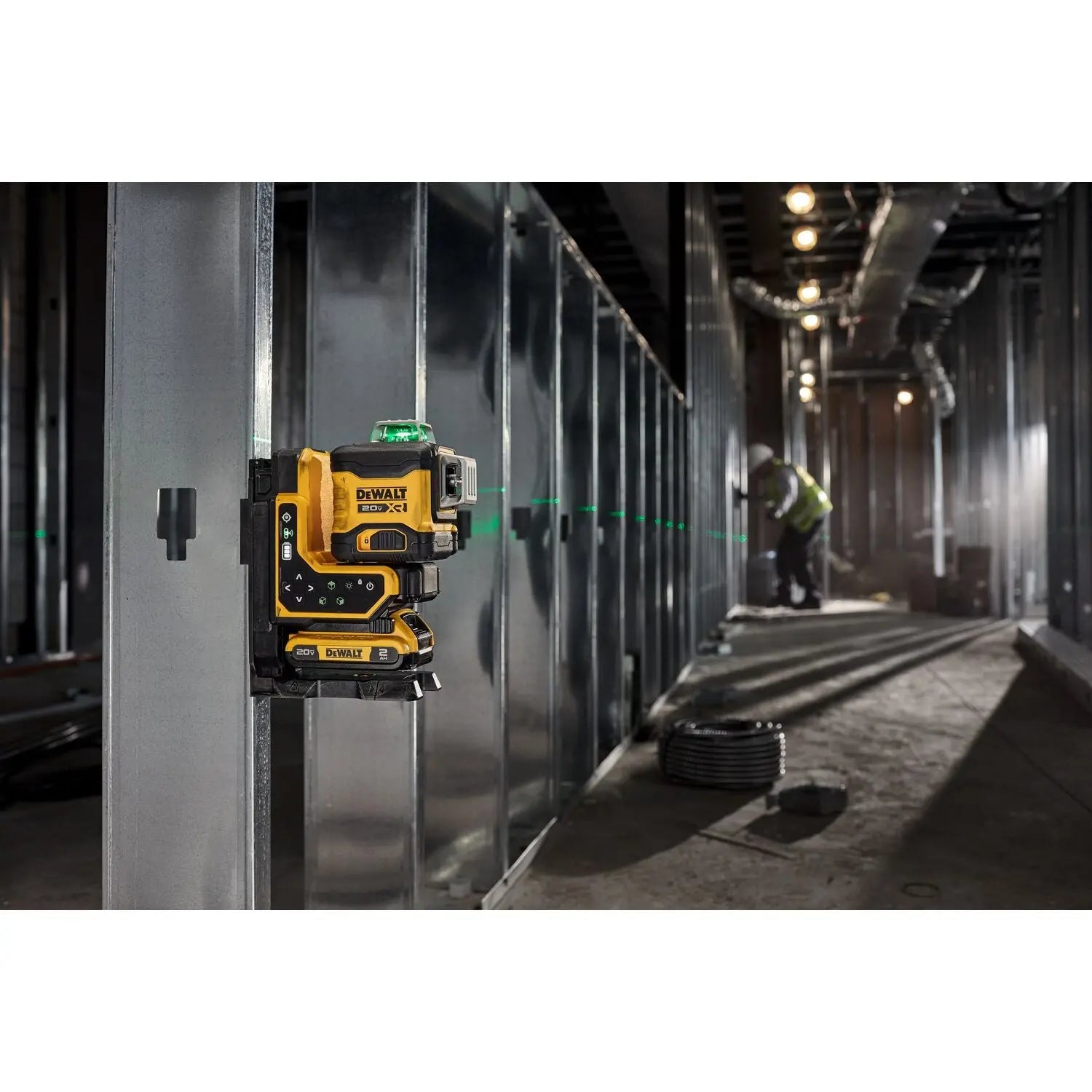 DEWALT DCLE34035D1 - DEWALT 20V MAX XR Remote Control 360 Degree Line Laser Kit DEWALT