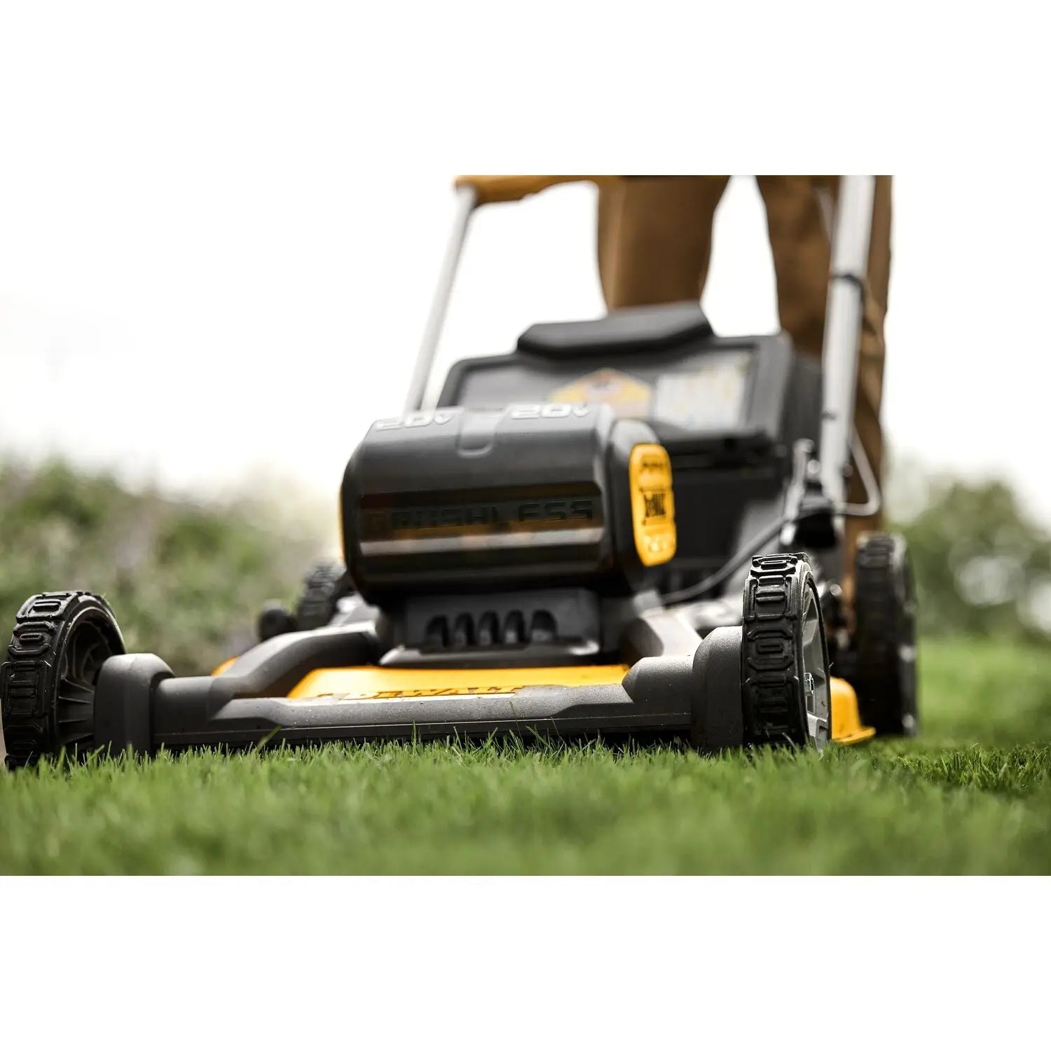DEWALT DCMWSP256U2-CA -  2X20V* MAX XR® Cordless RWD, Self-Propelled Mower Kit