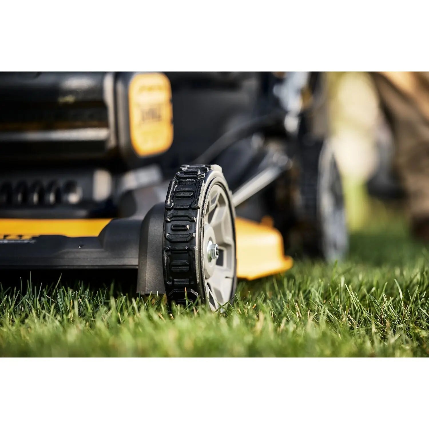 DEWALT DCMWSP256U2-CA -  2X20V* MAX XR® Cordless RWD, Self-Propelled Mower Kit