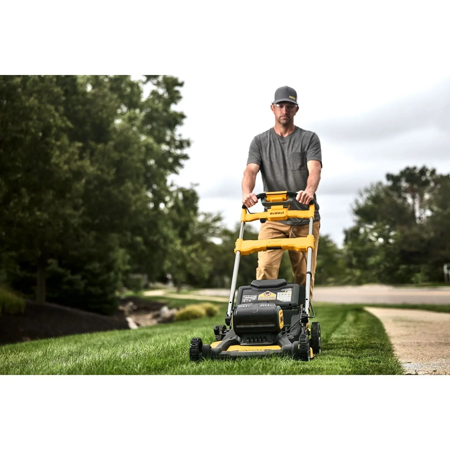 DEWALT DCMWSP256U2-CA -  2X20V* MAX XR® Cordless RWD, Self-Propelled Mower Kit