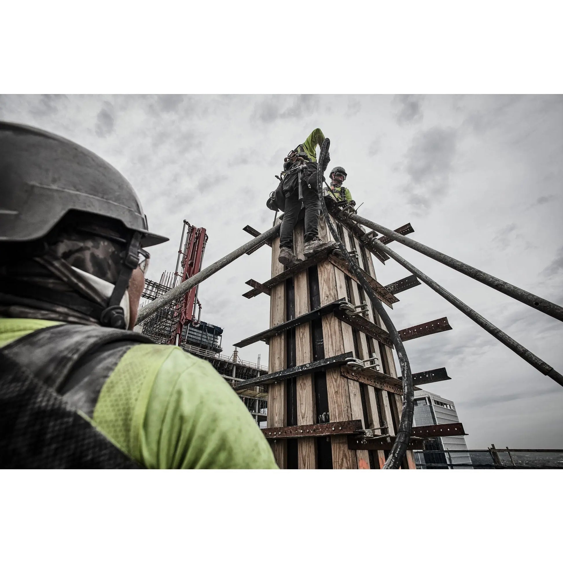 DEWALT DCPS320AG2 - POWERSHIFT Vibrator Kit - Wise Line Tools