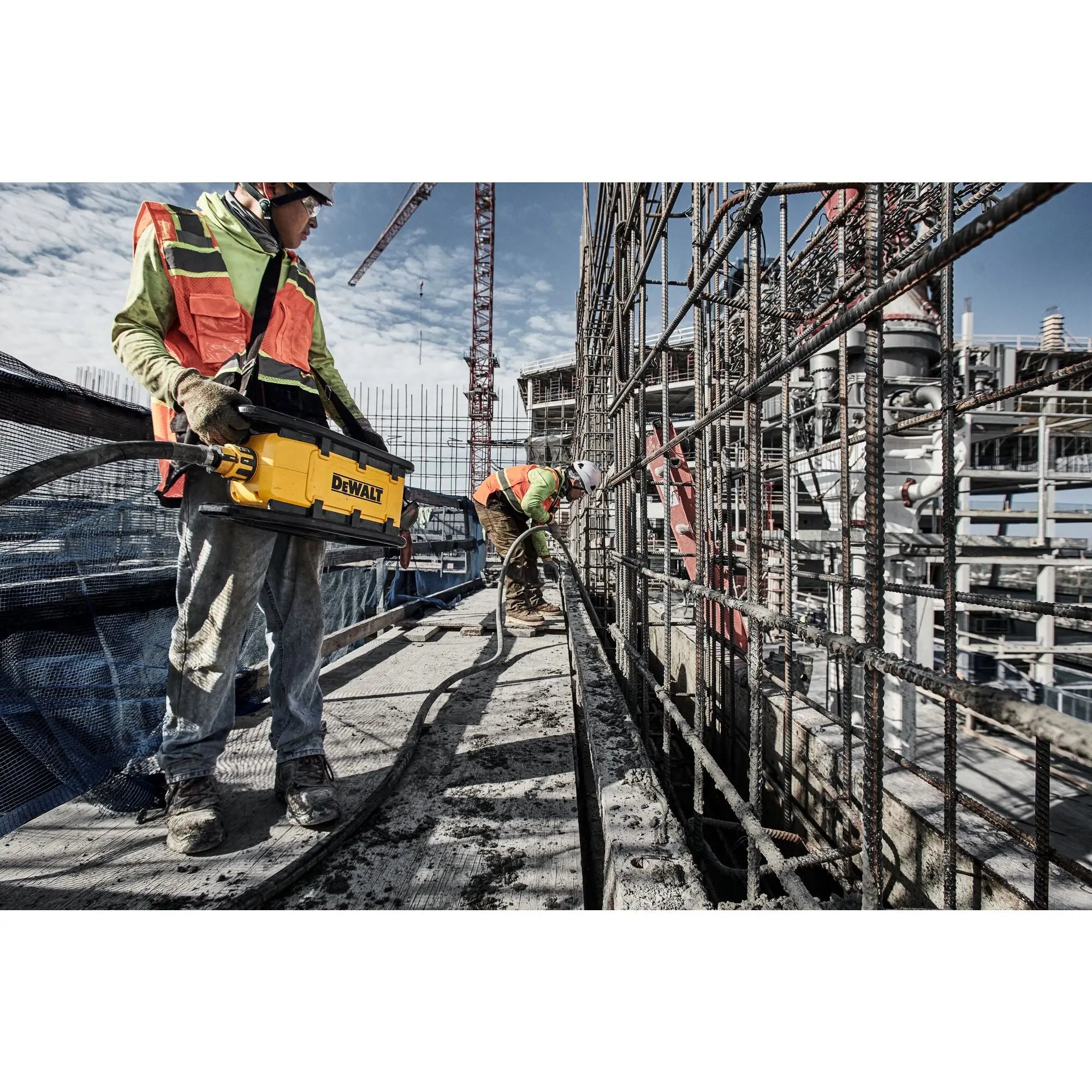 DEWALT DCPS320AG2 - POWERSHIFT Vibrator Kit - Wise Line Tools